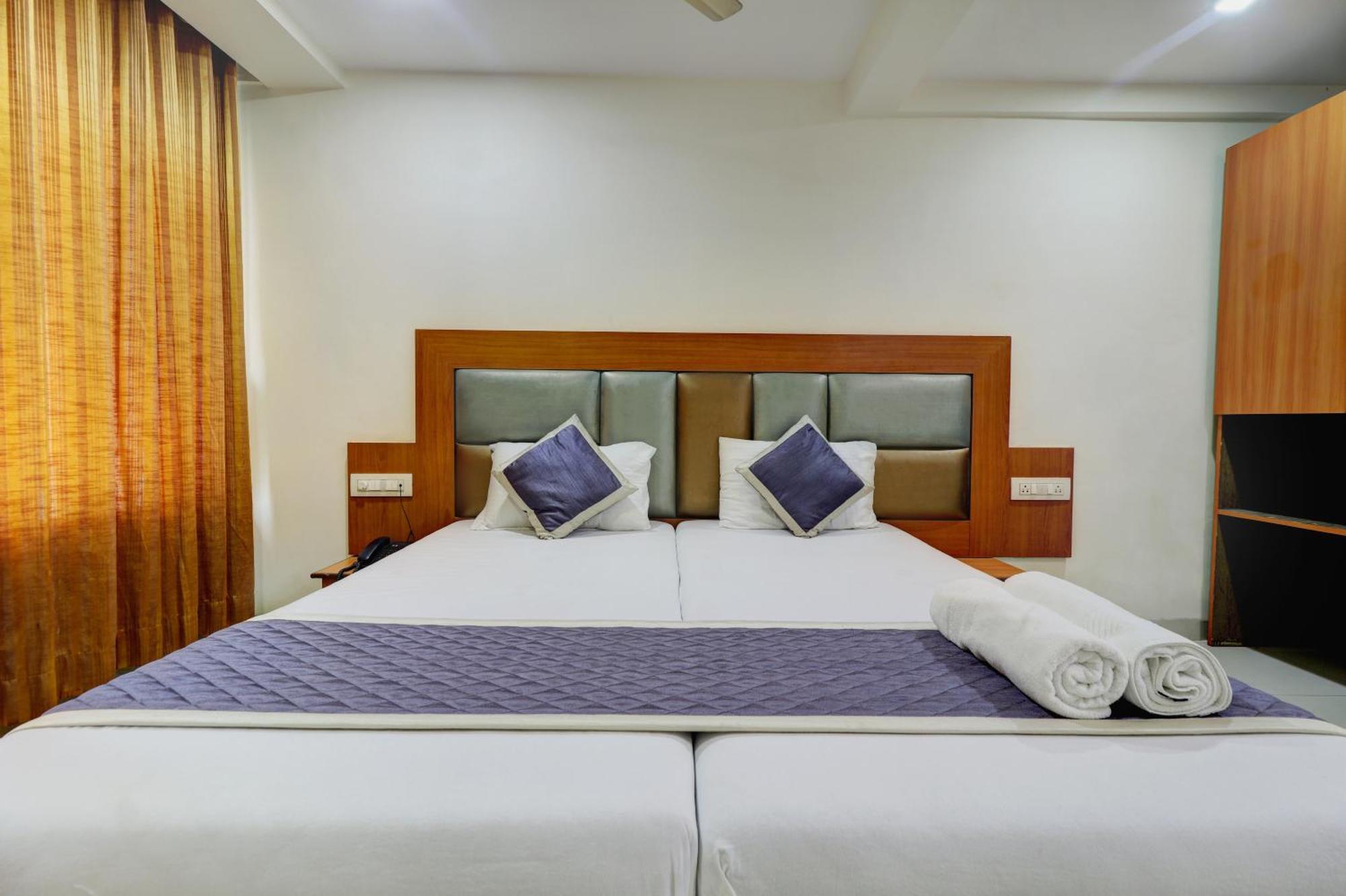 Hotel New Sarovar Grand Panvel Extérieur photo